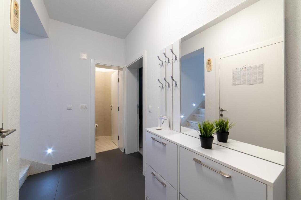 Villa Ban Трогир Екстериор снимка