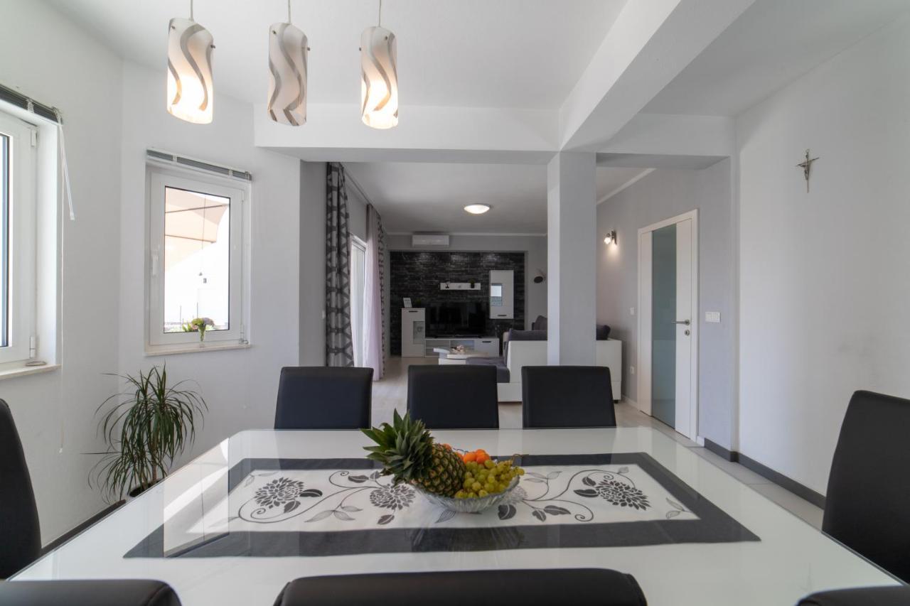 Villa Ban Трогир Екстериор снимка